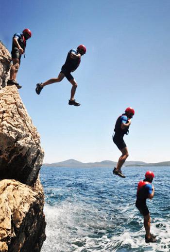 COASTEERING